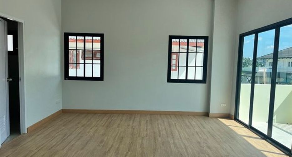 For sale 4 bedrooms house in Bang Khae, Bangkok