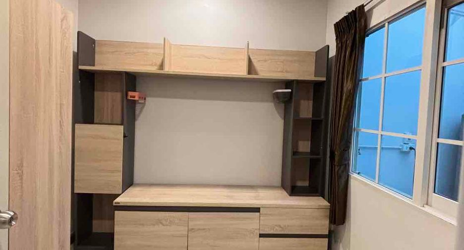 For sale and for rent 4 bedrooms townhouse in Pak Kret, Nonthaburi