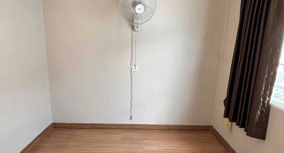 For sale and for rent 4 bedrooms townhouse in Pak Kret, Nonthaburi