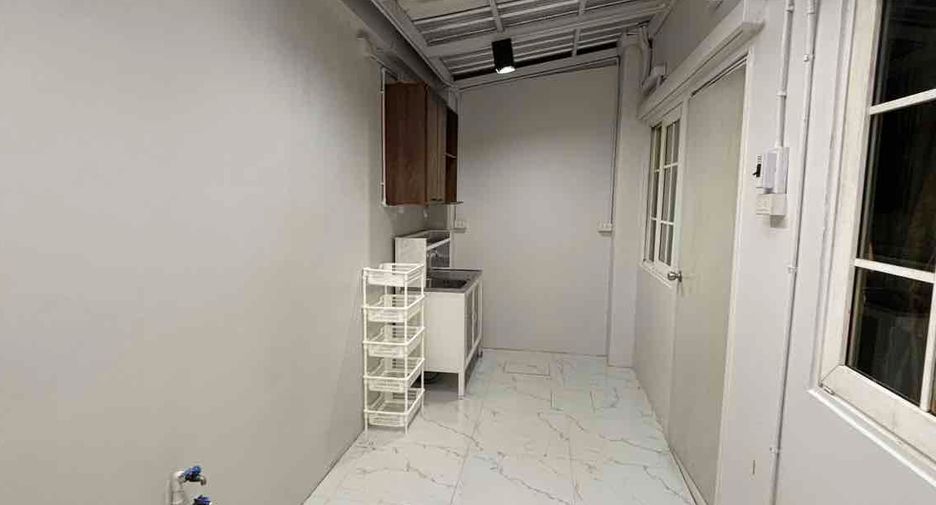 For sale and for rent 4 bedrooms townhouse in Pak Kret, Nonthaburi