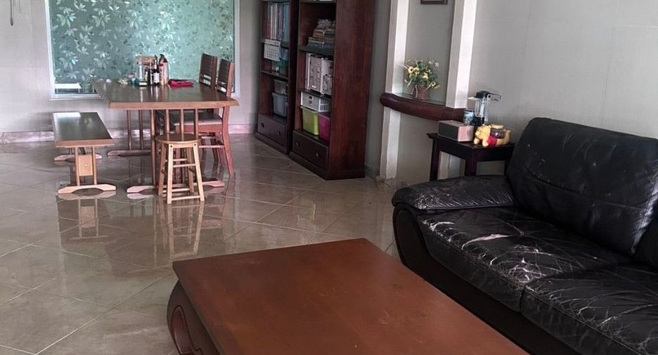 Reihenhaus zum Kauf mit 3 Zimmer in Bang Bua Thong, Nonthaburi