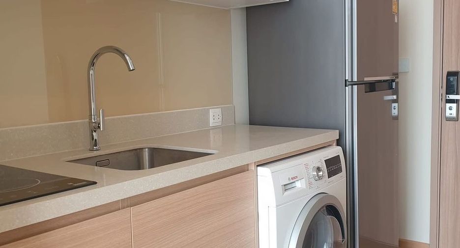 For rent 1 bed condo in Watthana, Bangkok
