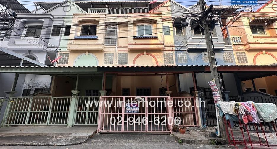 For sale 4 Beds townhouse in Mueang Nonthaburi, Nonthaburi