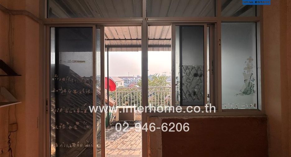 For sale 4 Beds townhouse in Mueang Nonthaburi, Nonthaburi