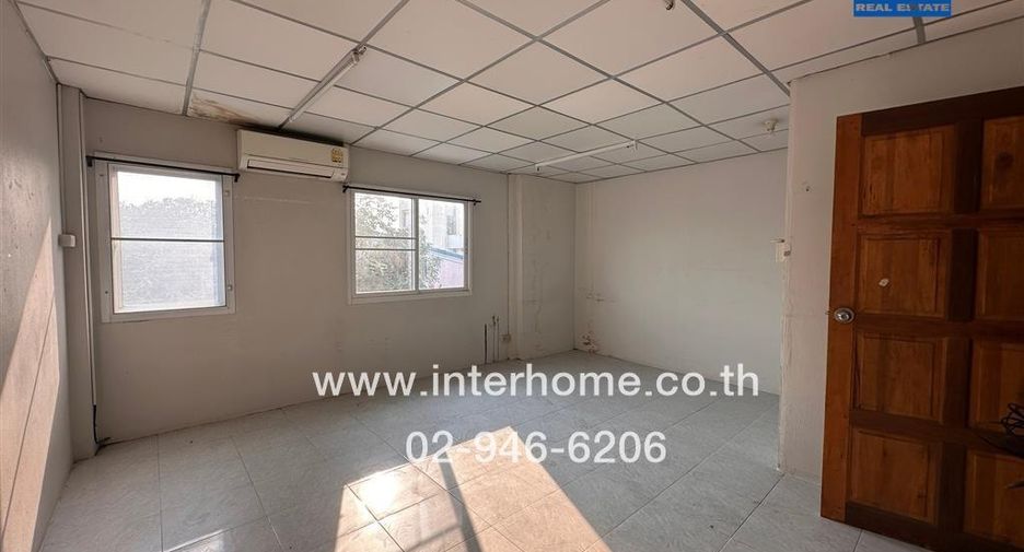 For sale 4 Beds townhouse in Mueang Nonthaburi, Nonthaburi