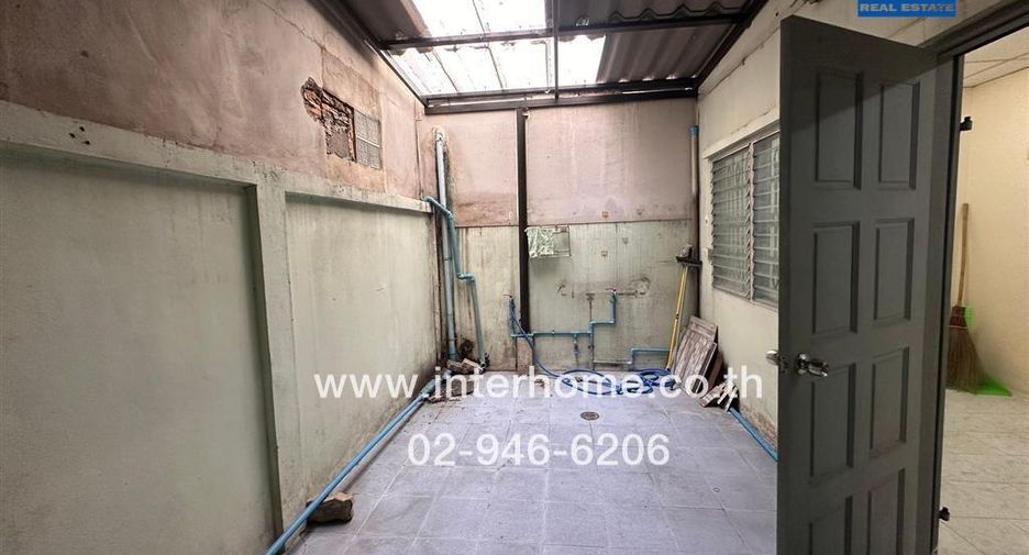 For sale 4 Beds townhouse in Mueang Nonthaburi, Nonthaburi