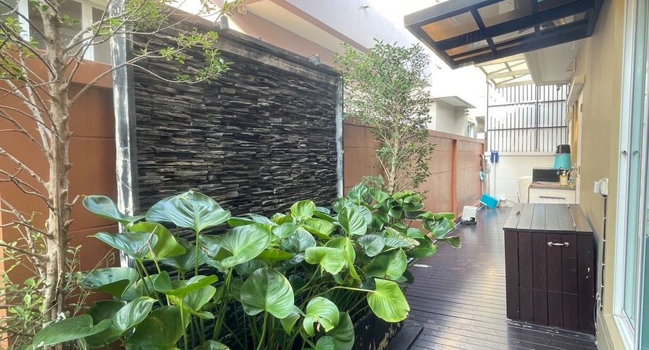 Haus zum Kauf mit 4 Zimmer in Saphan Sung, Bangkok