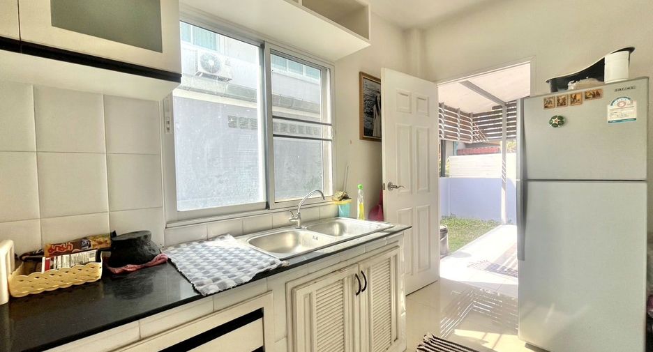 For sale 4 bedrooms house in San Sai, Chiang Mai