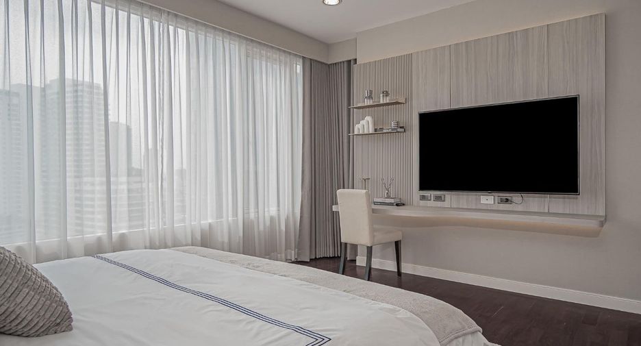 Condo en alquiler y en venta de 3 habitaciones en Watthana, Bangkok