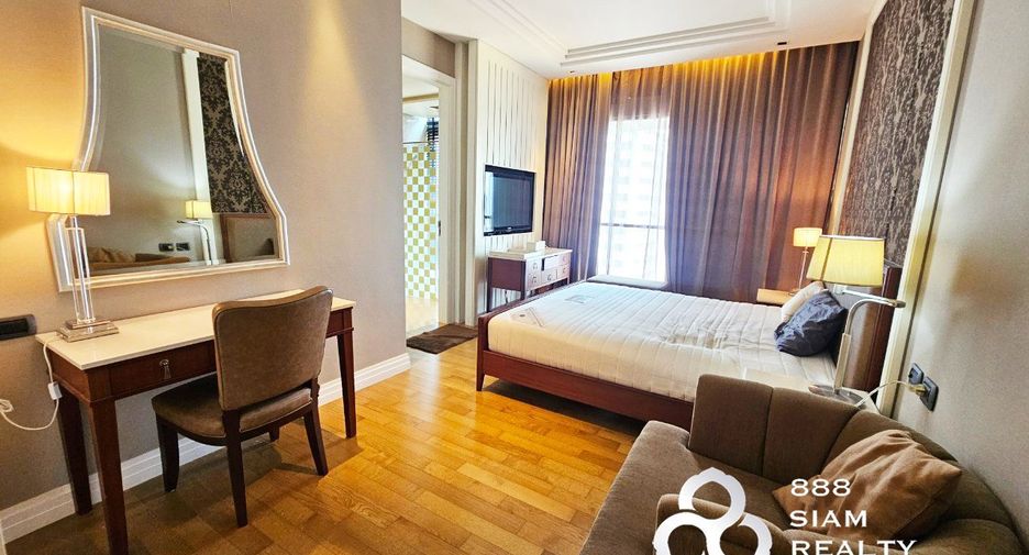 For sale 3 bedrooms condo in Khlong Toei, Bangkok