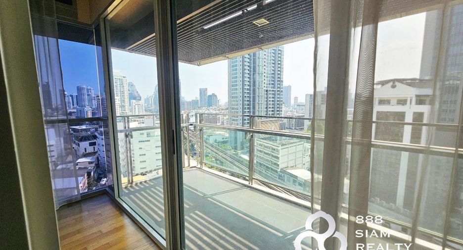 For sale 3 bedrooms condo in Khlong Toei, Bangkok