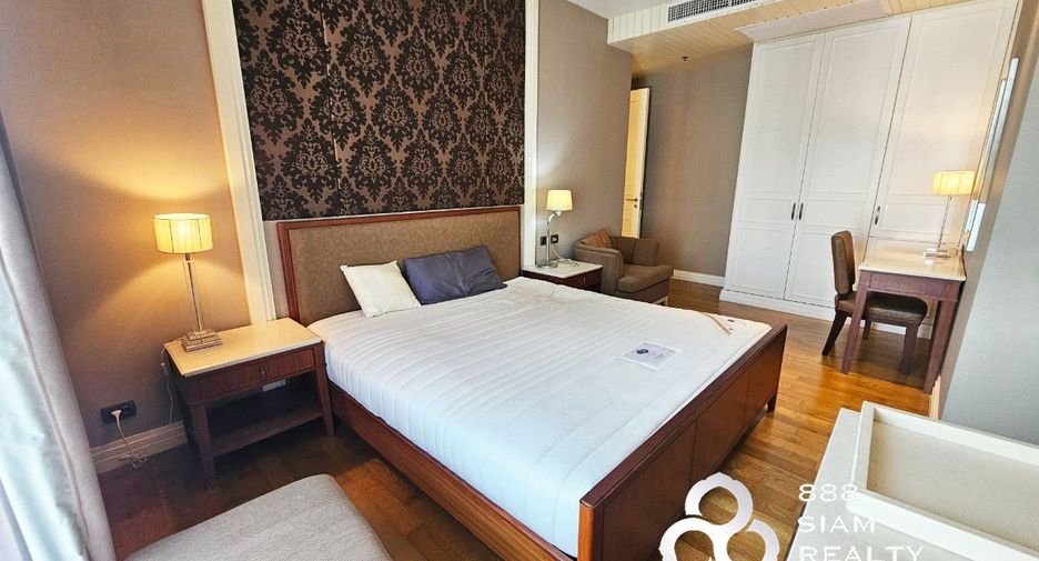 For sale 3 bedrooms condo in Khlong Toei, Bangkok