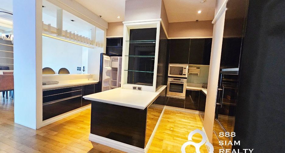 For sale 3 bedrooms condo in Khlong Toei, Bangkok
