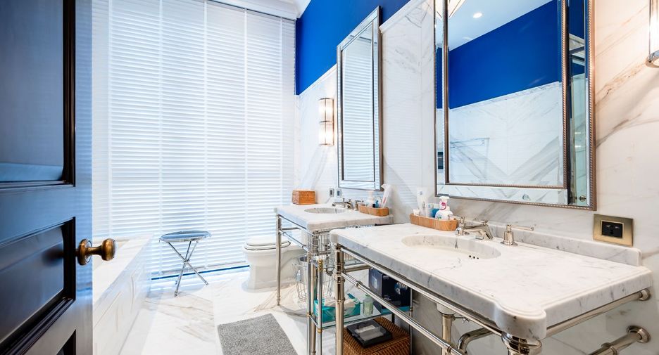 For sale 2 Beds condo in Pathum Wan, Bangkok