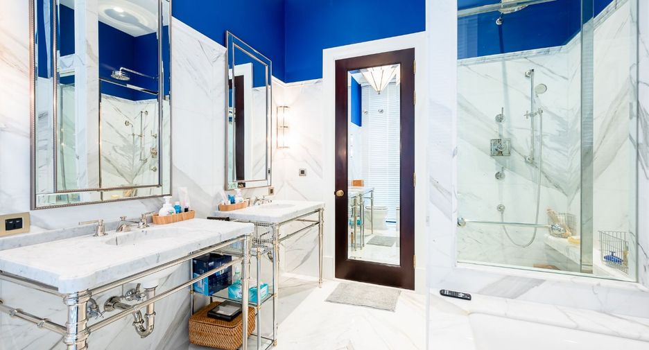 For sale 2 Beds condo in Pathum Wan, Bangkok