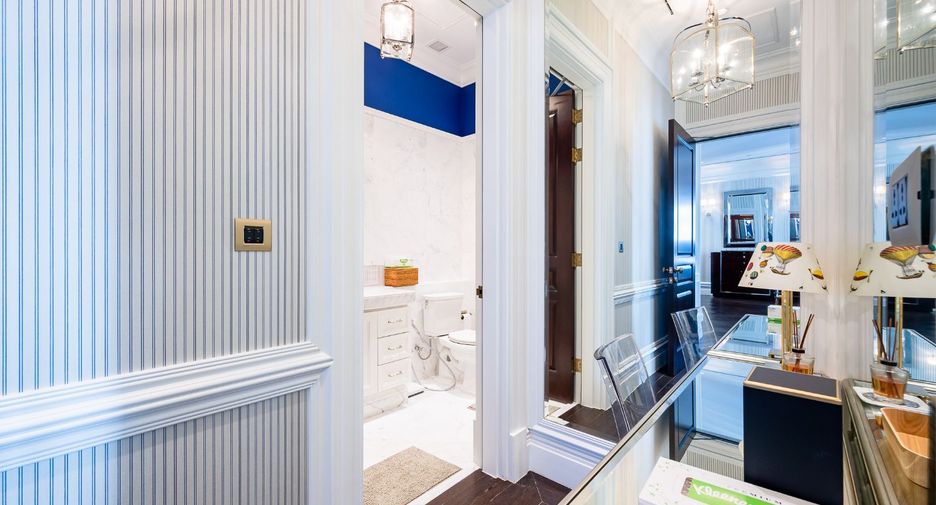 For sale 2 Beds condo in Pathum Wan, Bangkok