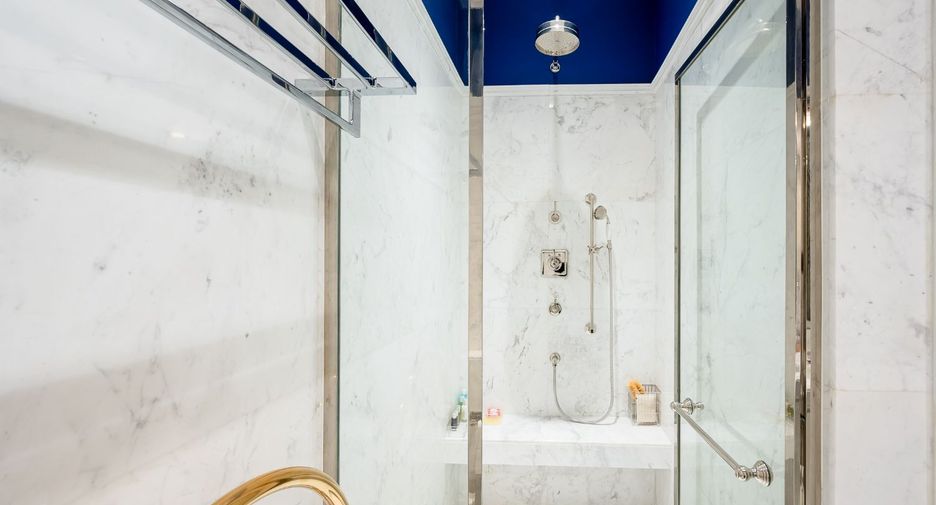 For sale 2 Beds condo in Pathum Wan, Bangkok