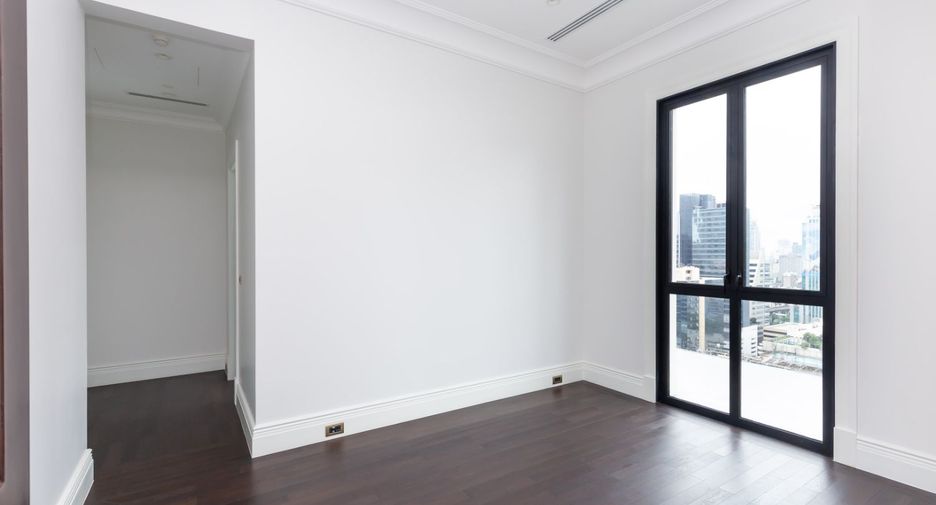 For sale 2 Beds condo in Pathum Wan, Bangkok
