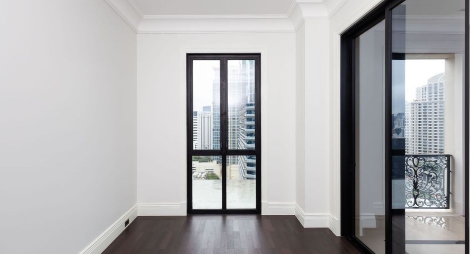 For sale 2 Beds condo in Pathum Wan, Bangkok