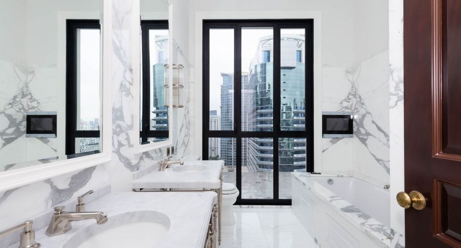 For sale 2 Beds condo in Pathum Wan, Bangkok