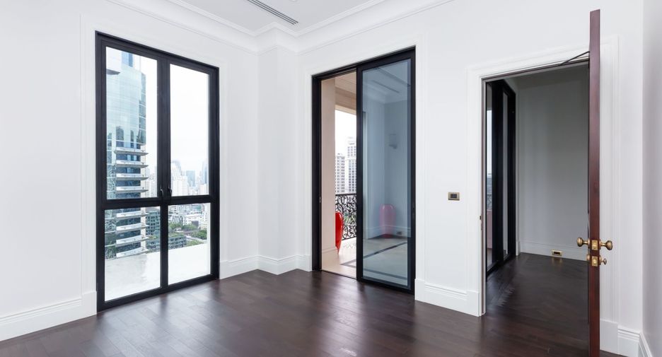 For sale 2 Beds condo in Pathum Wan, Bangkok