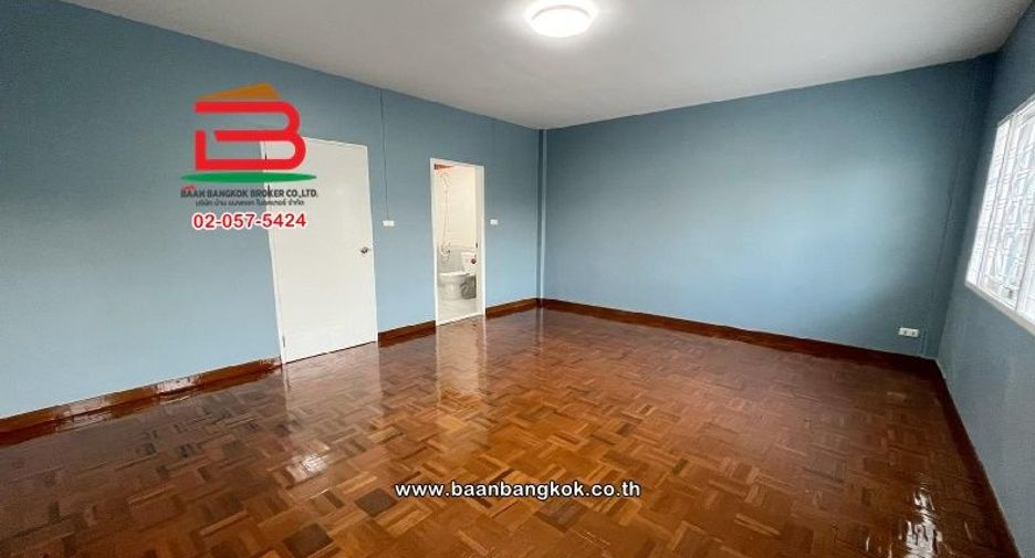 Reihenhaus zum Kauf mit 3 Zimmer in Thanyaburi, Pathum Thani