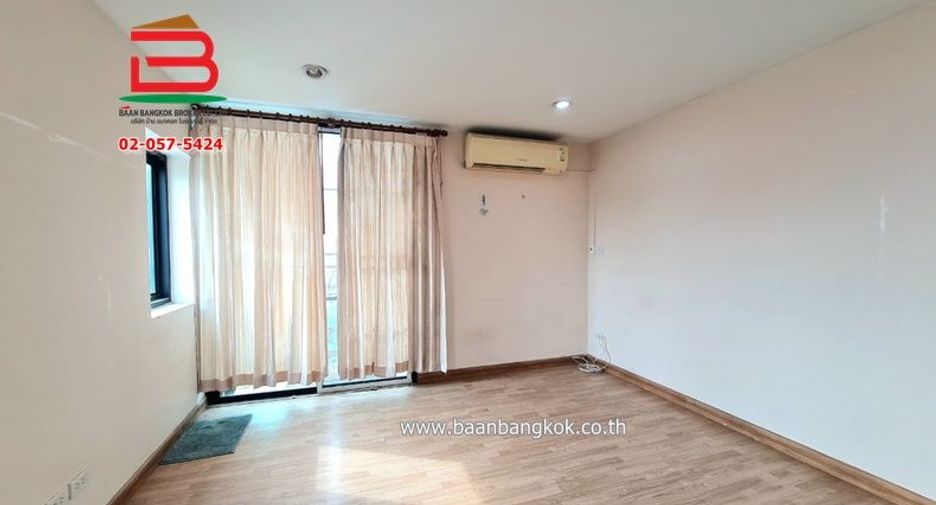 For sale 4 bedrooms retail Space in Bang Yai, Nonthaburi
