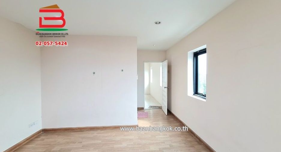 For sale 4 bedrooms retail Space in Bang Yai, Nonthaburi