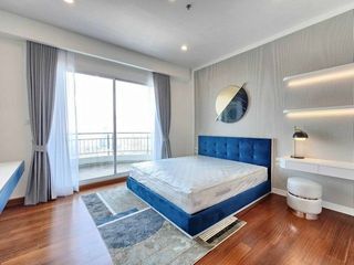 For rent and for sale 4 bedrooms condo in Yan Nawa, Bangkok