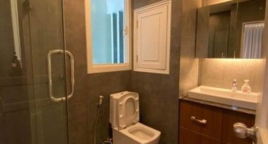 For rent 3 bed condo in Watthana, Bangkok