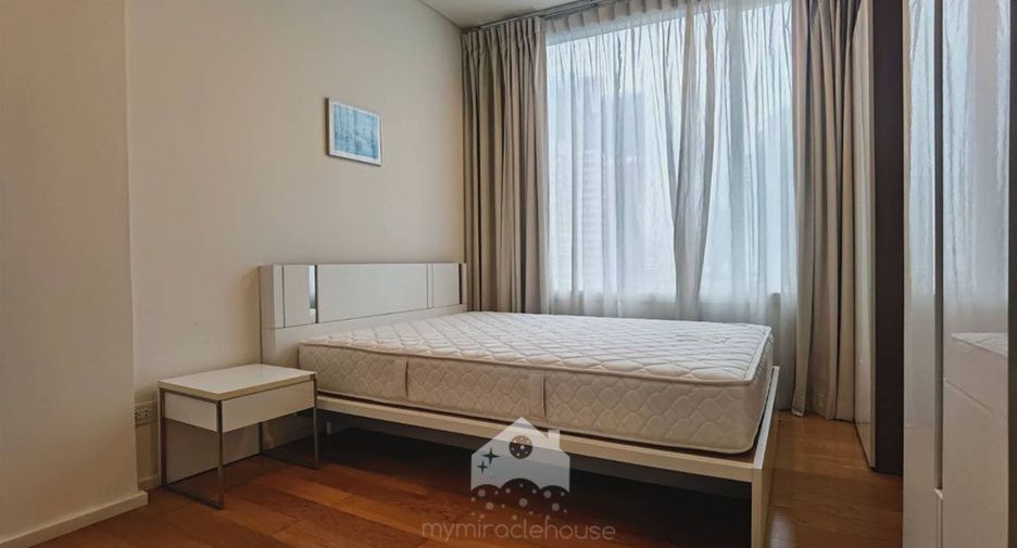 For rent 3 bed condo in Watthana, Bangkok