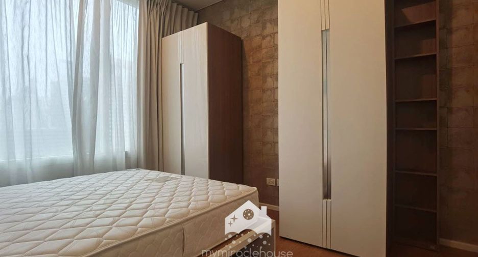 For rent 3 bed condo in Watthana, Bangkok