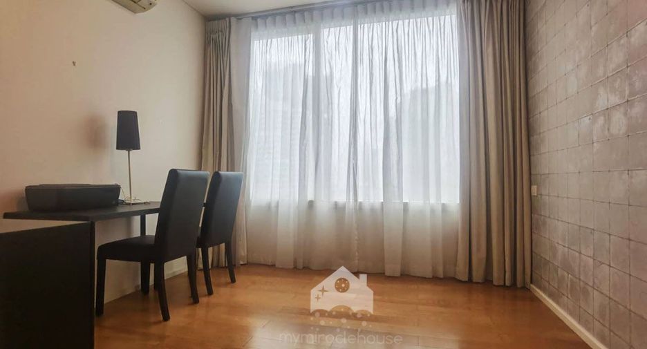 For rent 3 bed condo in Watthana, Bangkok