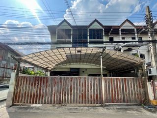 For sale 5 bed townhouse in Phaya Thai, Bangkok