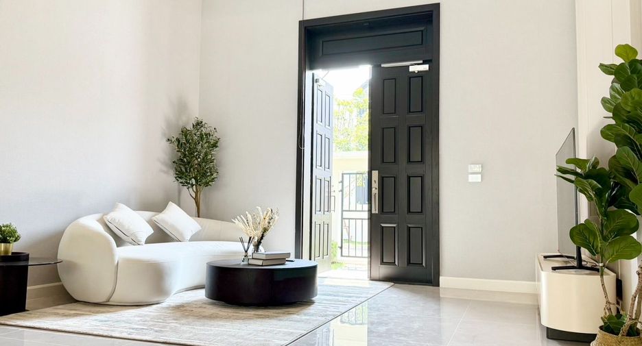 For rent and for sale 5 bedrooms house in Bang Phli, Samut Prakan