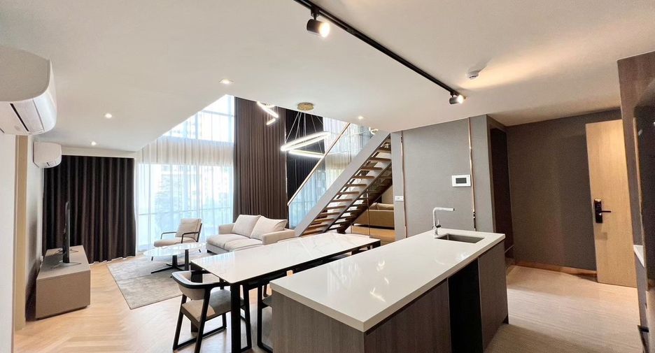 For rent 4 bedrooms condo in Watthana, Bangkok