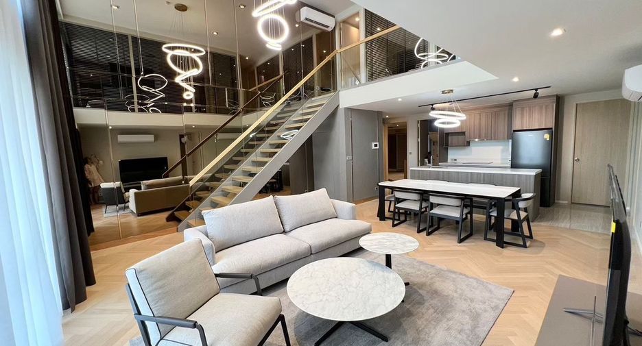 For rent 4 bedrooms condo in Watthana, Bangkok