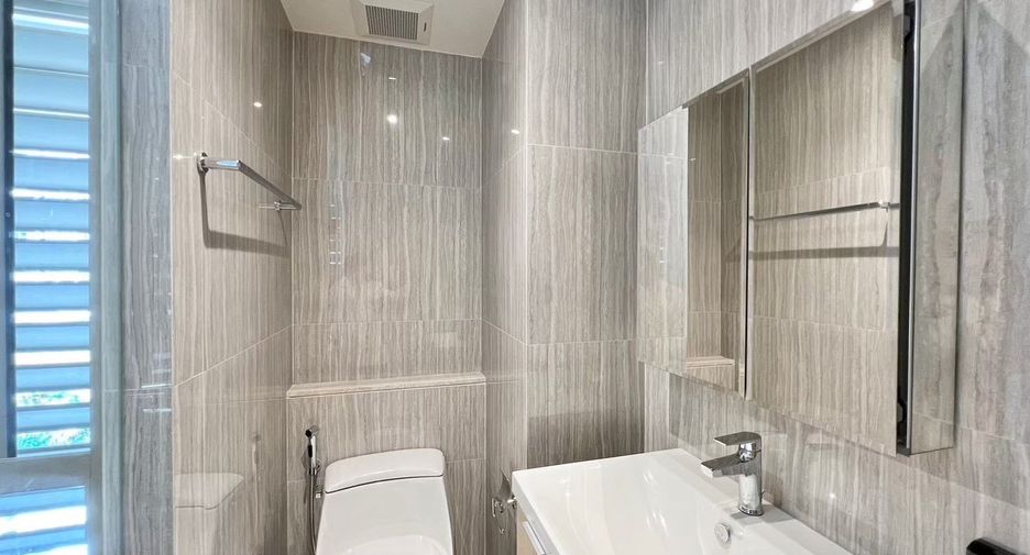 For rent 4 bedrooms condo in Watthana, Bangkok