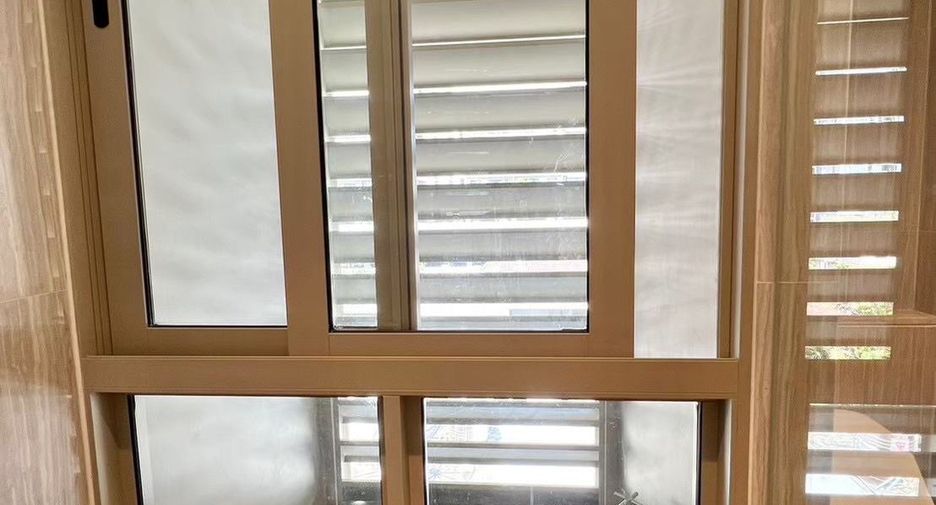 For rent 4 bedrooms condo in Watthana, Bangkok