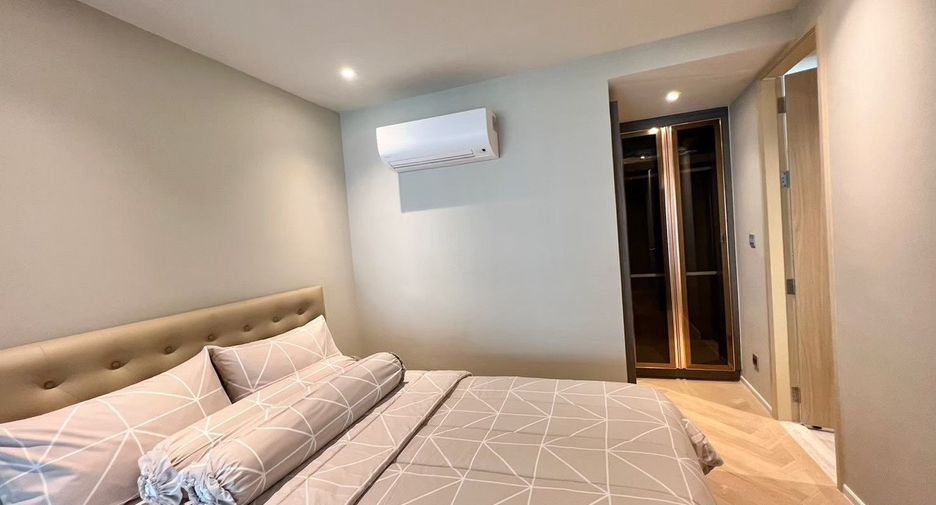 For rent 4 bedrooms condo in Watthana, Bangkok