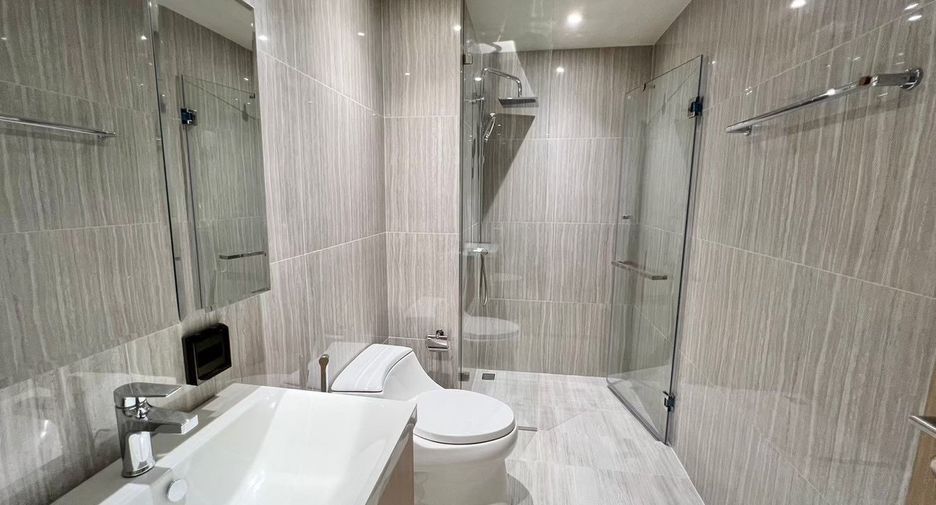 For rent 4 bedrooms condo in Watthana, Bangkok