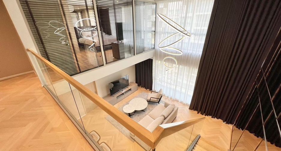 For rent 4 bedrooms condo in Watthana, Bangkok
