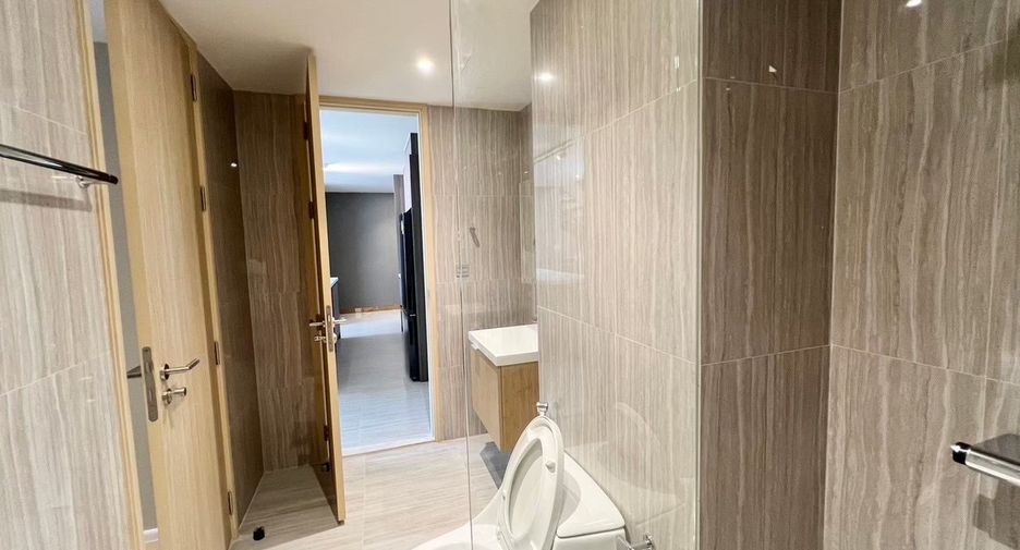 For rent 4 bedrooms condo in Watthana, Bangkok