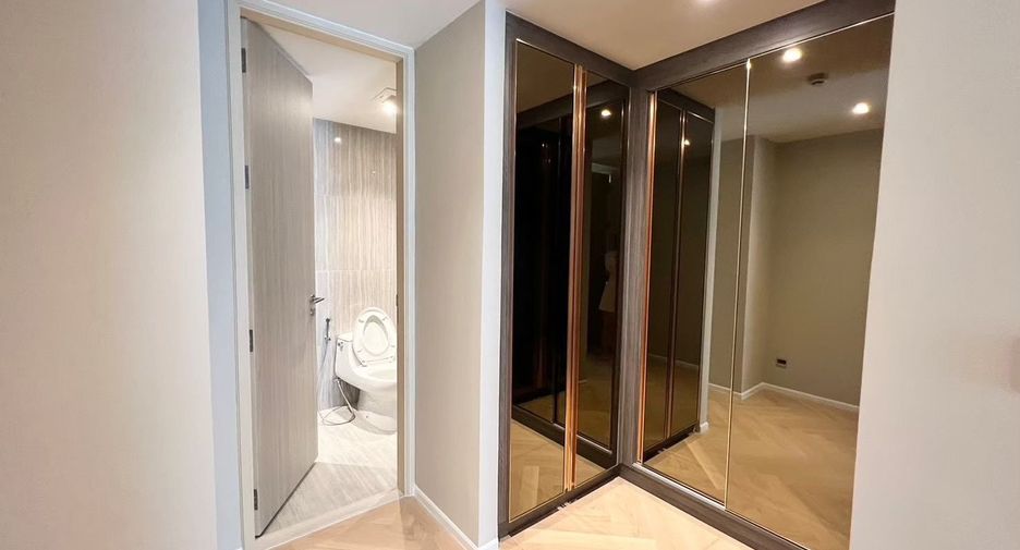 For rent 4 bedrooms condo in Watthana, Bangkok