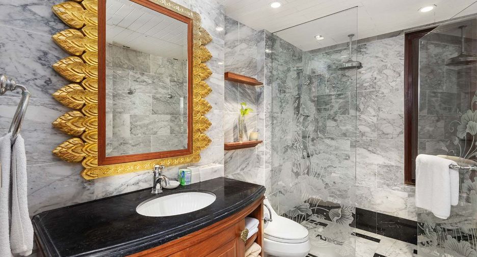 For sale 5 bedrooms villa in Mueang Phuket, Phuket