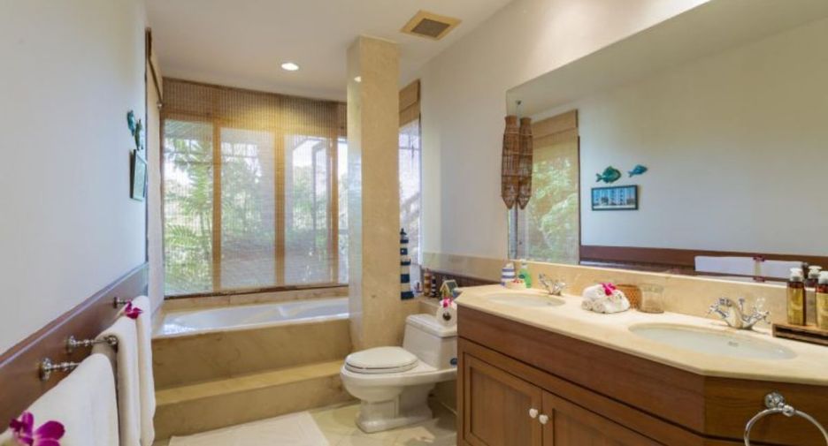 For sale 5 bedrooms villa in Mueang Phuket, Phuket