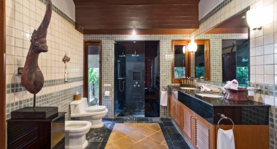 For sale 5 bedrooms villa in Mueang Phuket, Phuket