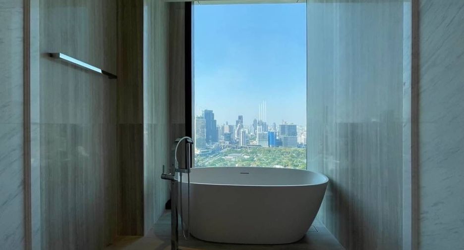 For rent 3 bedrooms condo in Sathon, Bangkok