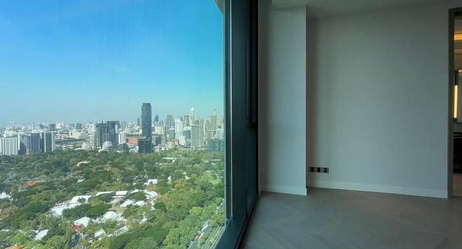 For rent 3 bedrooms condo in Sathon, Bangkok