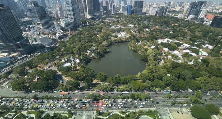 For rent 3 bedrooms condo in Sathon, Bangkok